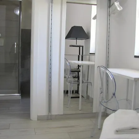 Soho Nocleg ze śniadaniem 4*